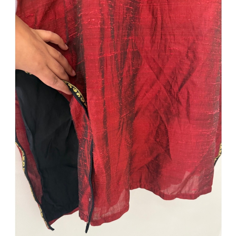 Smithsonian Institution Women's Red Embroidered Tunic Top Size Large Bohemian - Picture 4 of 6